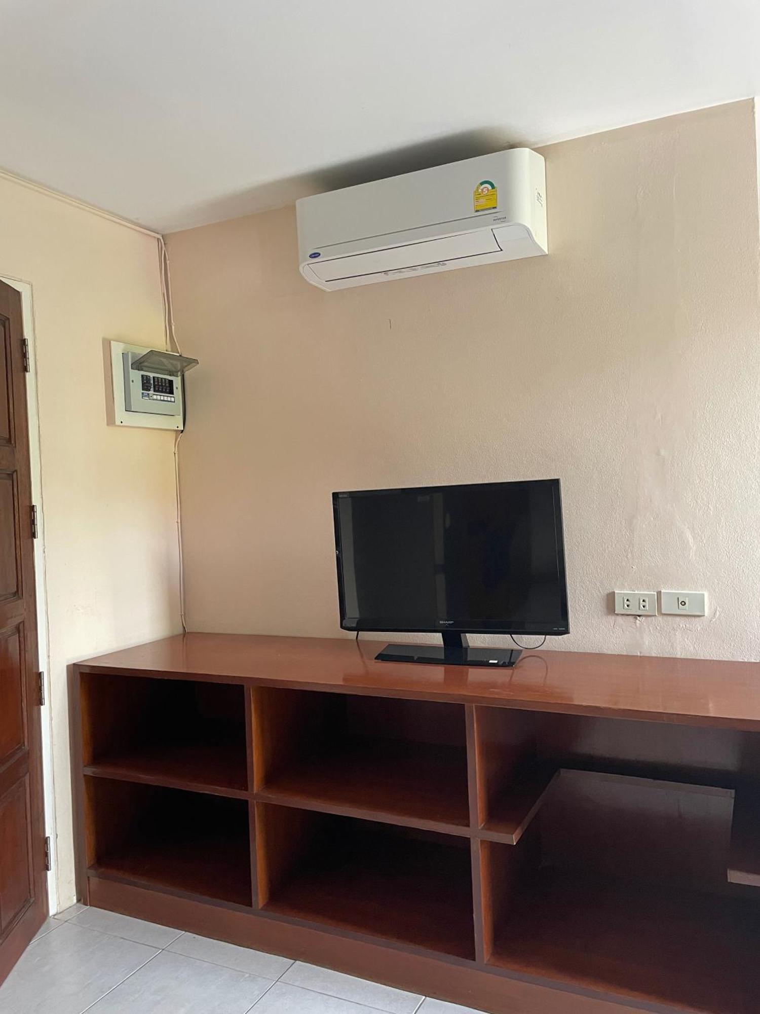 Maxim Apartment Патая Екстериор снимка